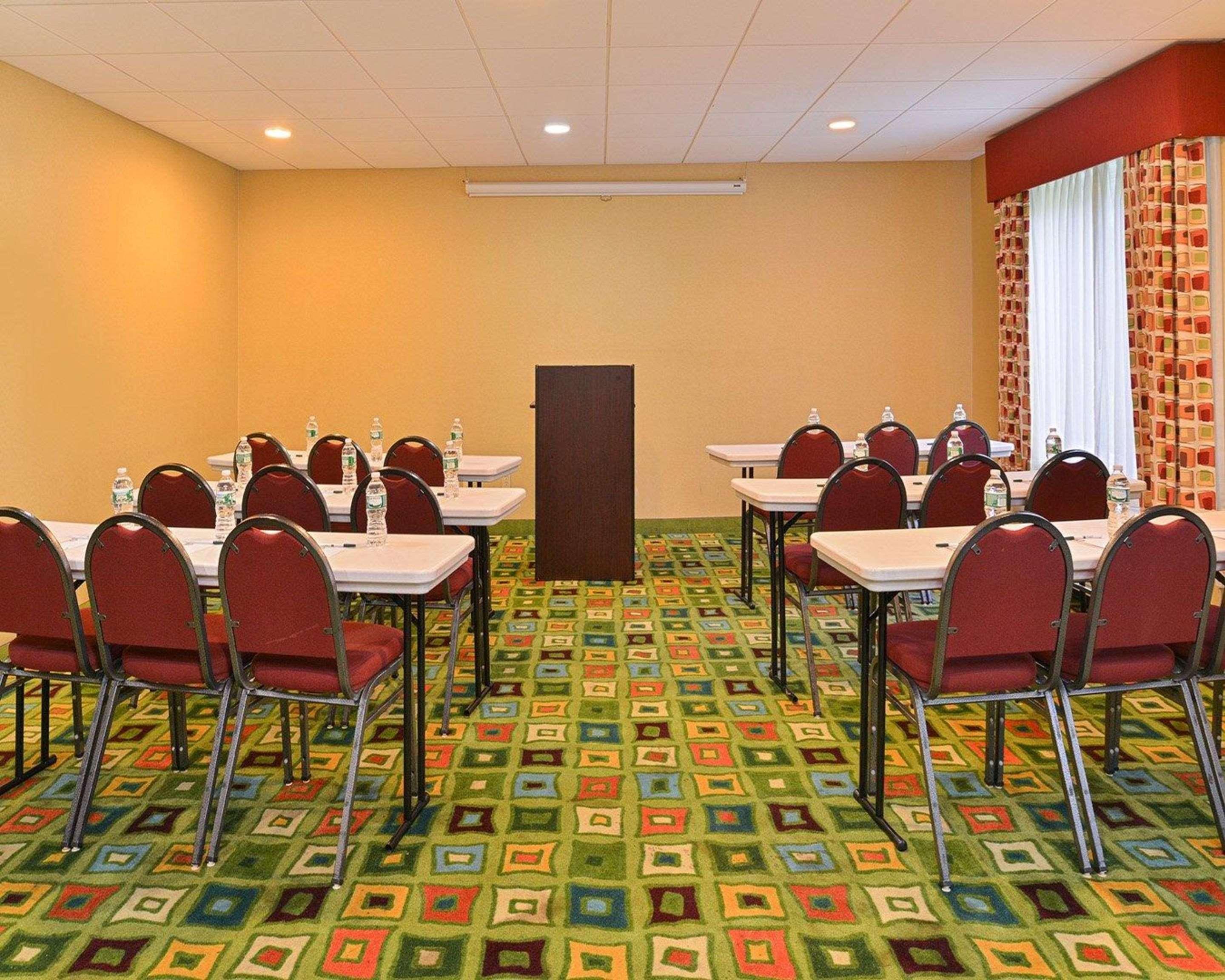 Quality Suites Stratford Luaran gambar